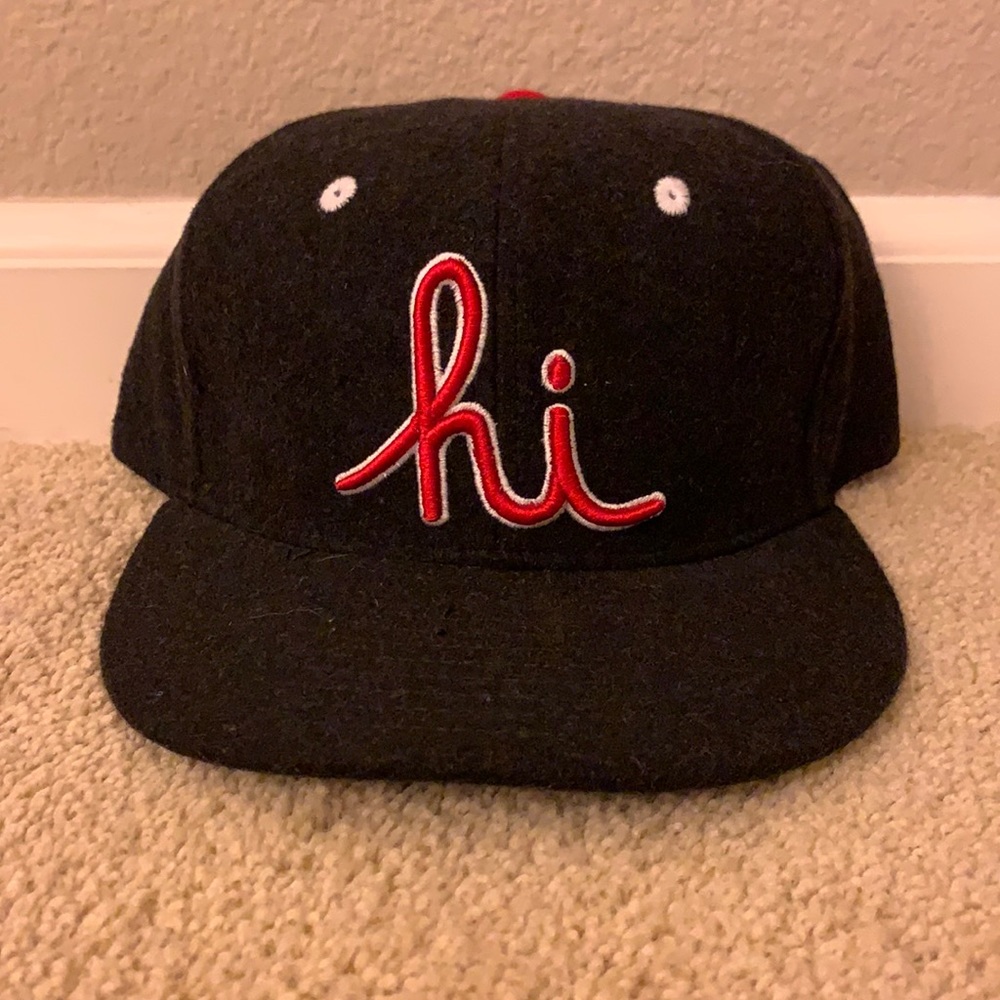 NWT In4mation Snap Back Cap
